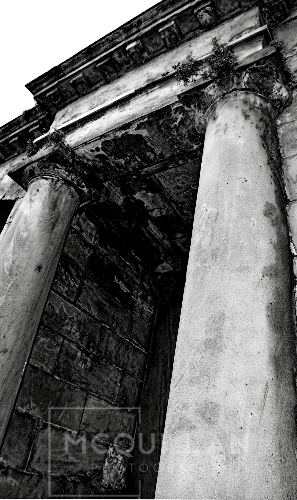 roman 
 Keywords: roman,romans,abstract,modern,detail,arty,shadow,building,curves,lines,texture,stone,pillar,column